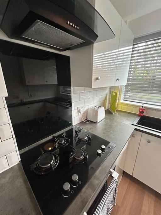 Modern & Spacious 4 Bedroom Home Crewe Exterior photo